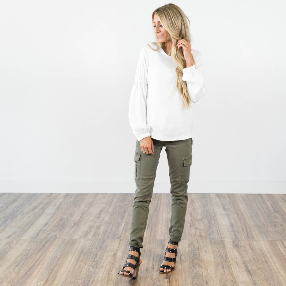 Cropped Cargo Pants in Olive - Stevie Hender